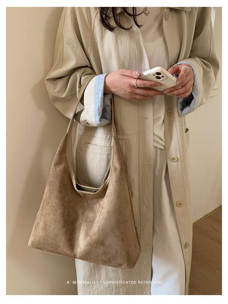 2025 Autumn Women's Large-Capacity Trendy Commuting Tote Bag