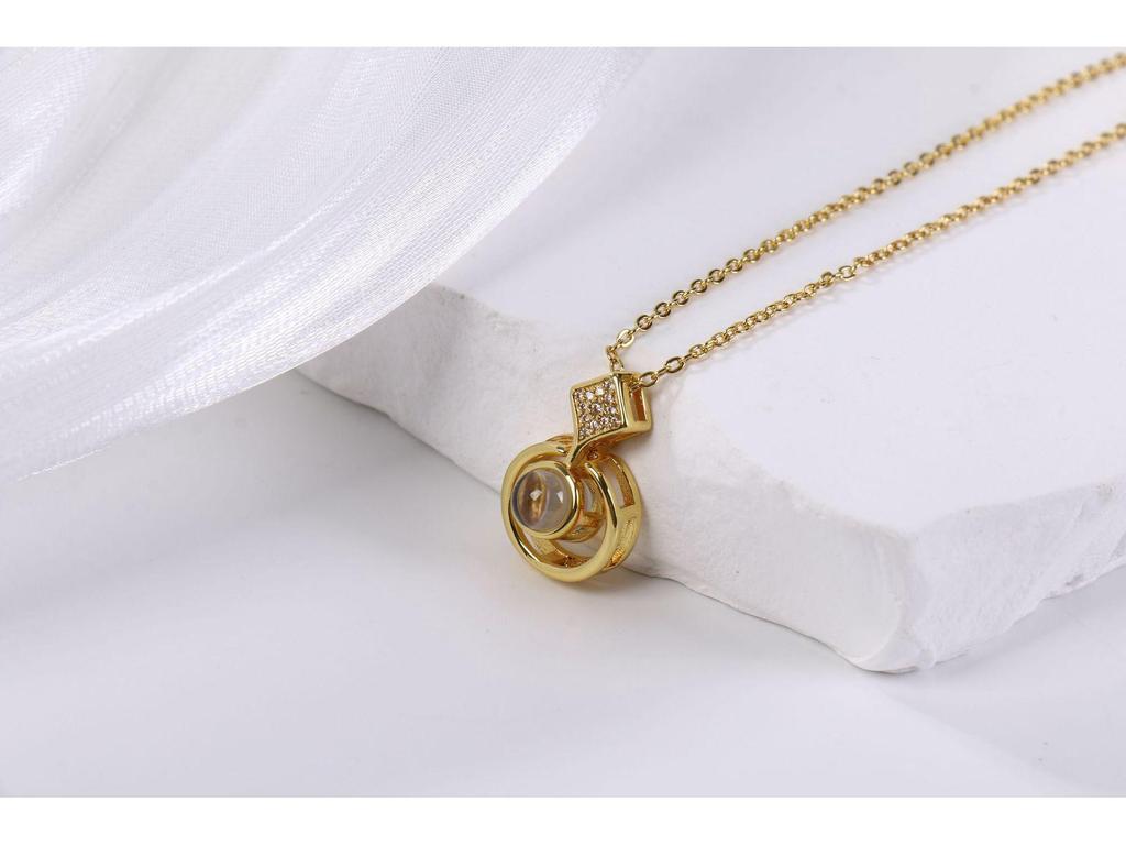 Trendy Women's Necklace: Rose Gold Elf's Tears Pendant Projection