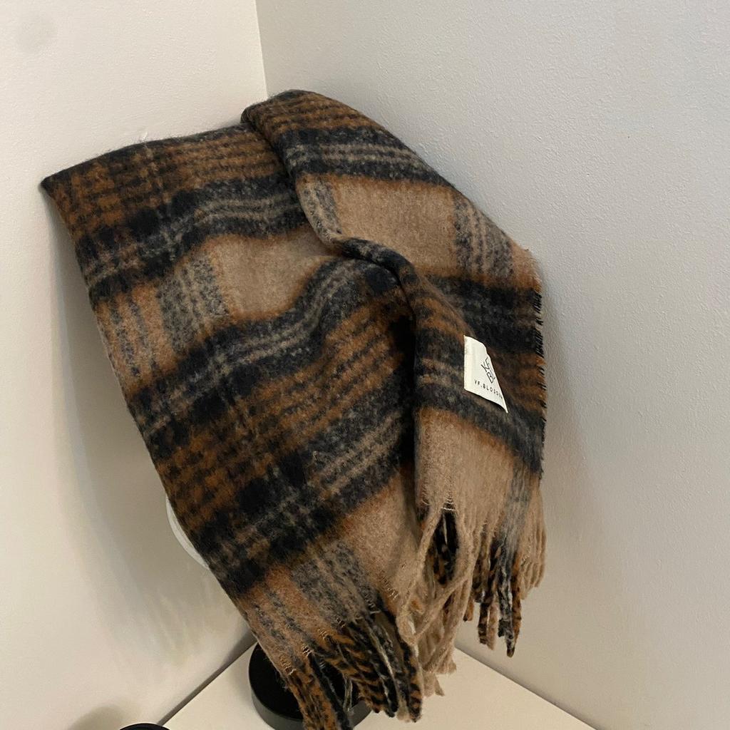 Autumn and Winter New Products Retro Atmosphere Brown Plaid Scarf Men and Women Ramen Mohair Enlarged Thickened Shawl Scarf