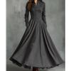 Maxi Abito Vintage Francese con Bordi in Pizzo e Dettagli a Bottone per Eleganti Occasioni da Festa