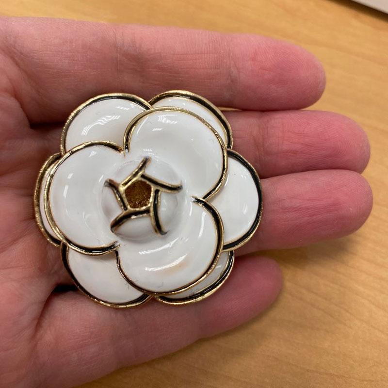 

Великі камелії аксесуари для одягу Брошки чорна біла червона квітка жіноча шпилька брошка ювелірна прикраса подарунок