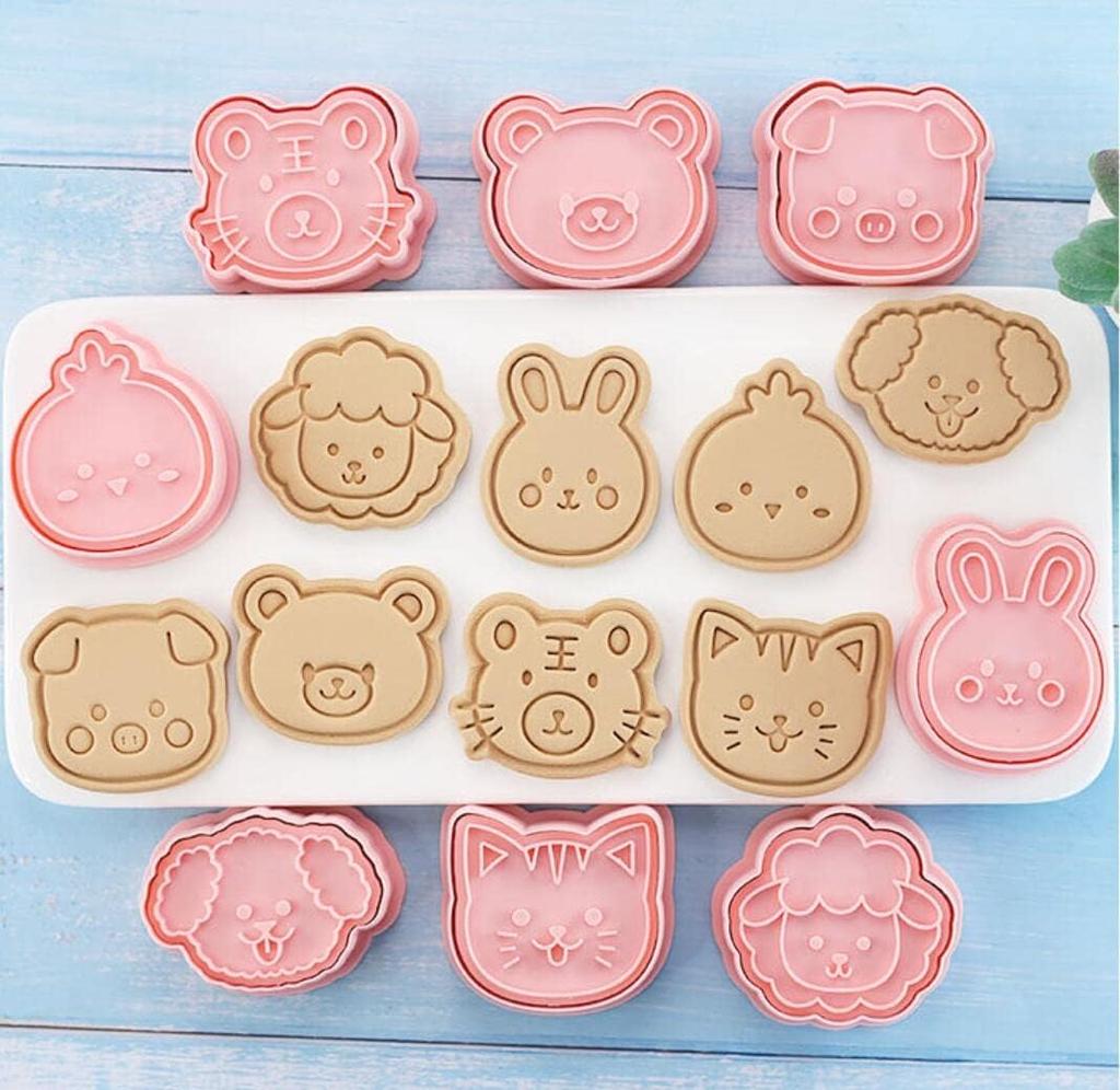 3D 8-piece Cute Animal Cookie Cutter Set Animal Plastic Cookie Stamps, Bunny and Bear Cookie Cutter, Baking Kitchen Tool Set