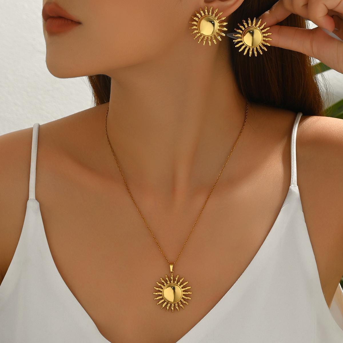 

Женский набор ожерелья с цветком, Персонализированный металлический кулон в виде подсолнуха, Цепочка, Серьги, Ювелирные изделия для женщин