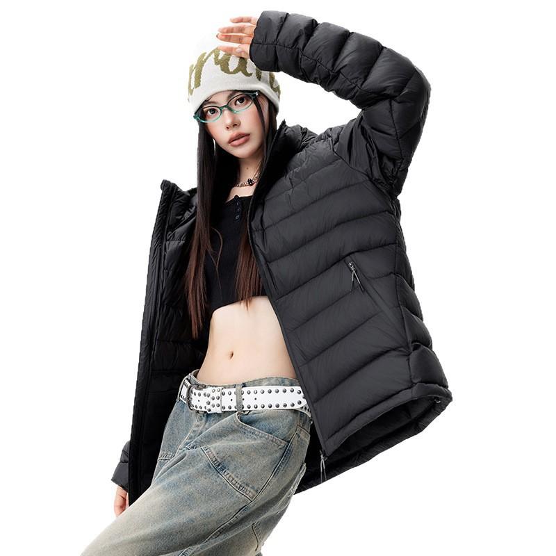 Lightweight 95% White Duck Down Hooded Puffer Jacket Winter Outdoor Activities Unisex Slim Fit