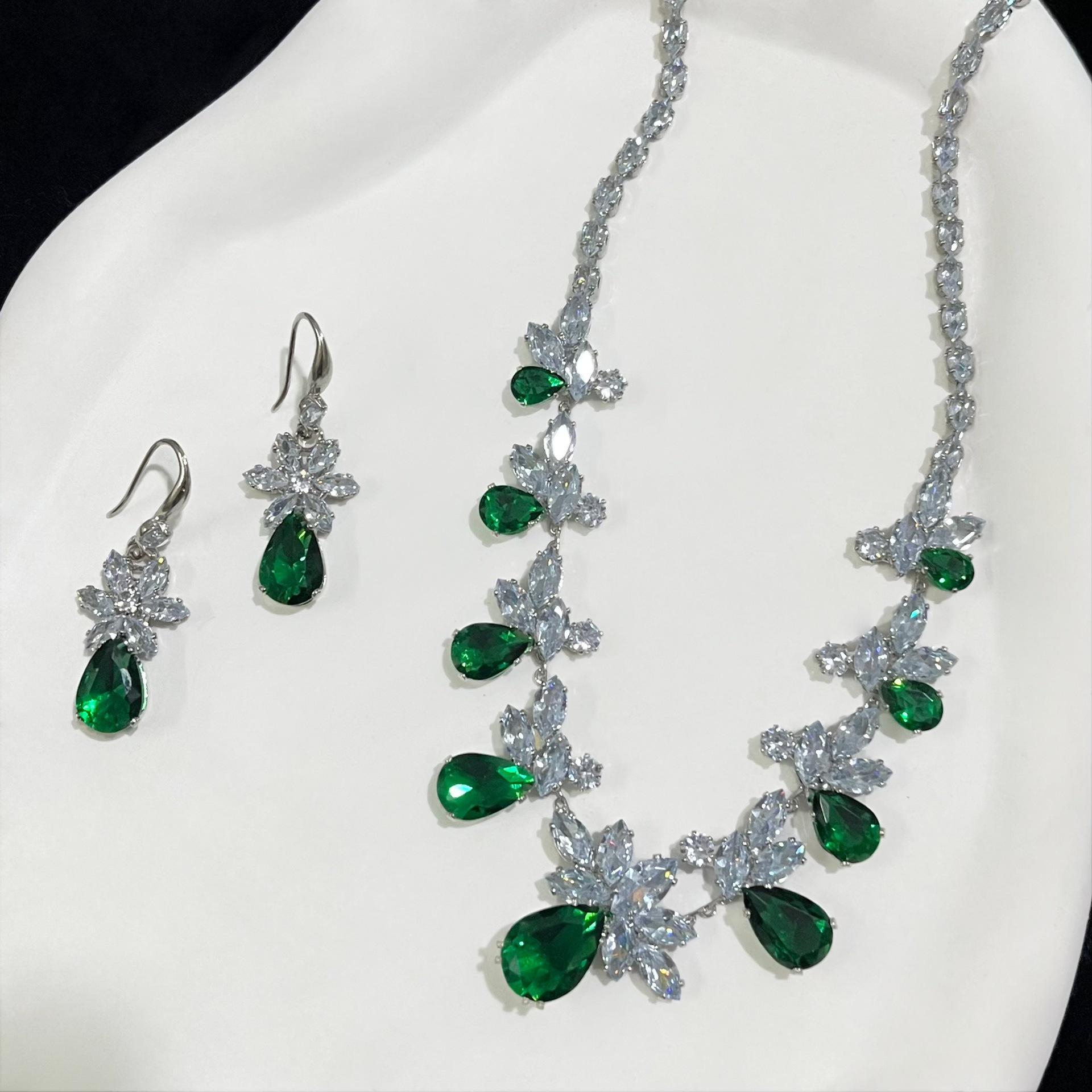 Emerald Teardrop Diamond Earrings & Necklace Set - High-End Luxury Women s Accessories