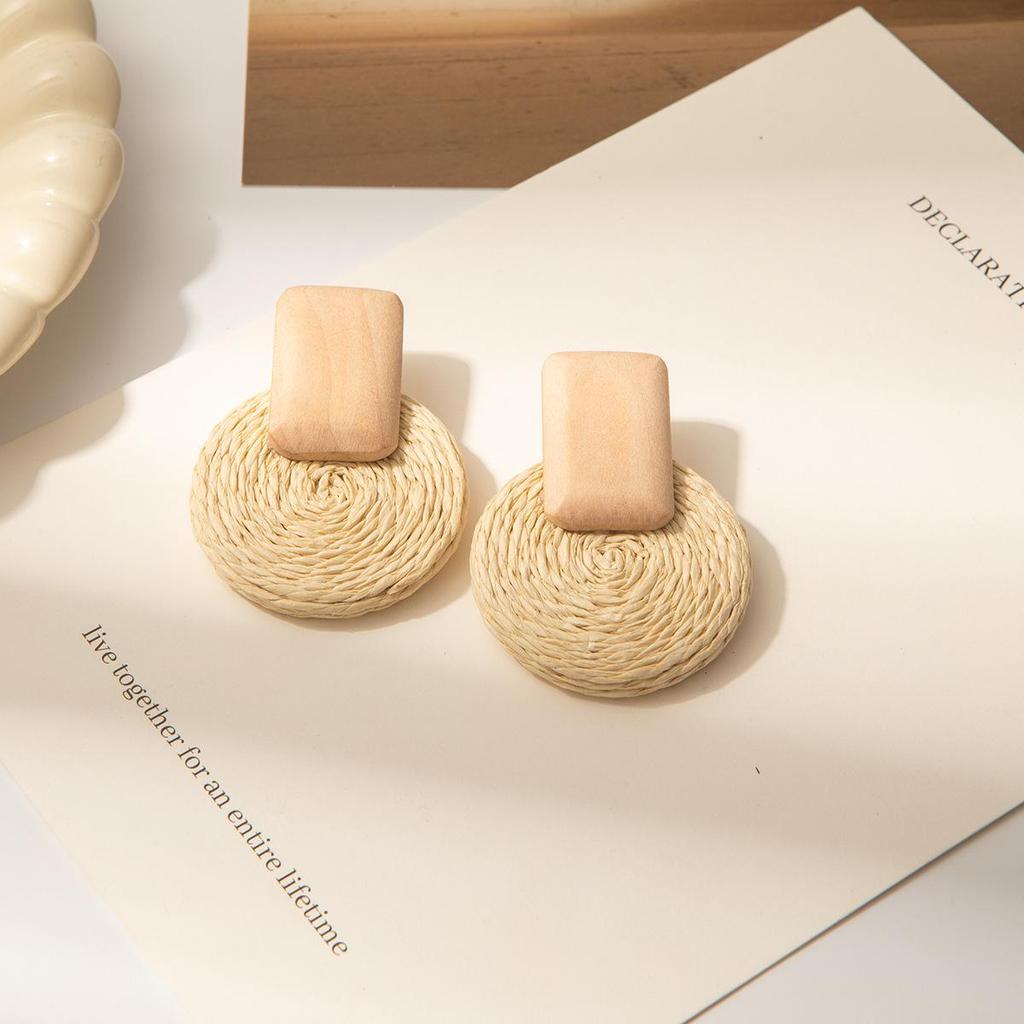 European Retro Geometric Raffia Earrings: Vacation-Style Wooden Hollow Long Accessories for Women