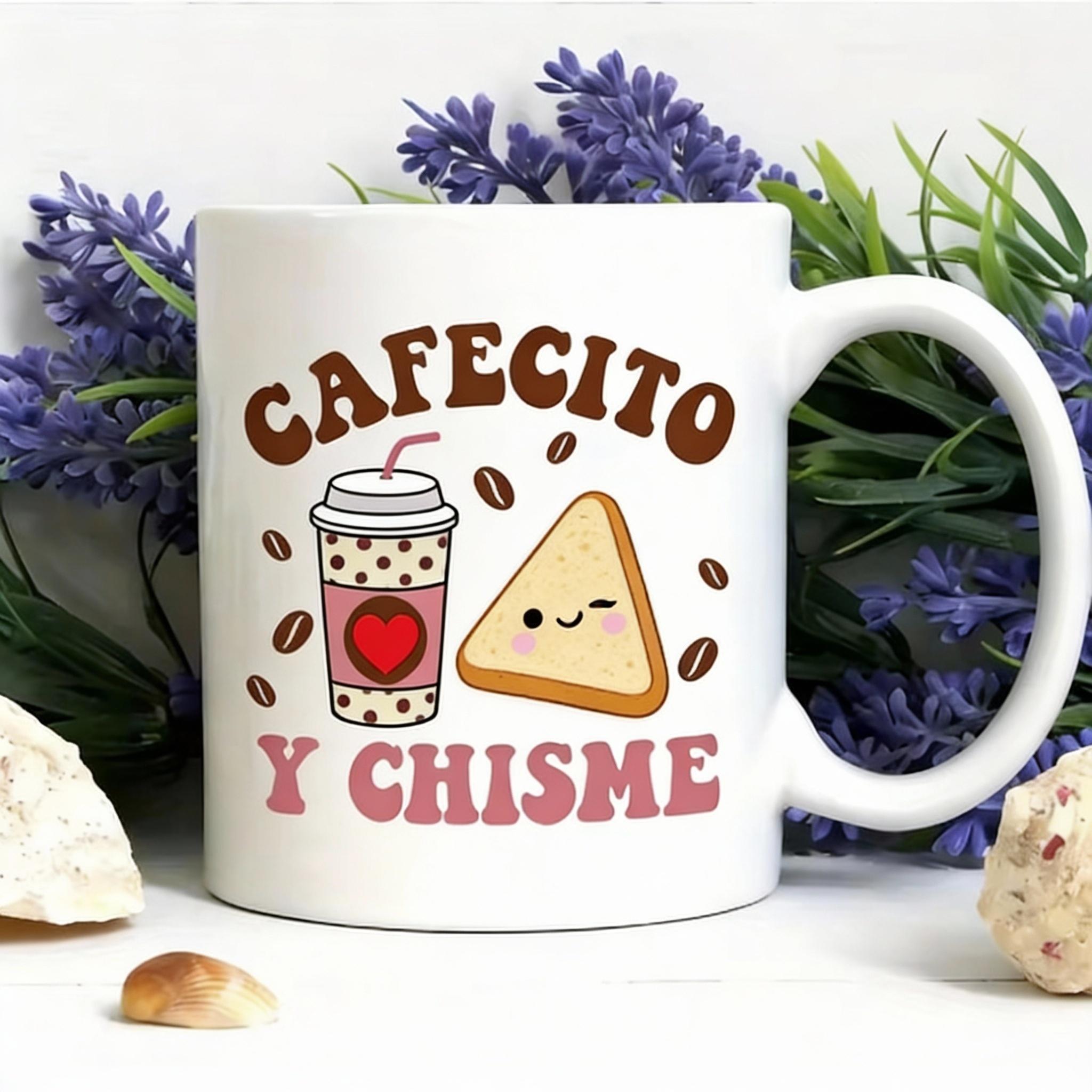 Cafecito y Chisme Ceramic Mug - Cute Coffee and Gossip Design, Perfect Gift for Coffee Lovers, Unique Novelty Present 320ml