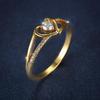 Enkel Stilig Hollow Love Heart Ring for Dame Luksus Gullfarge Innlagt Zirkon Brude Gifteringer Trendy smykker