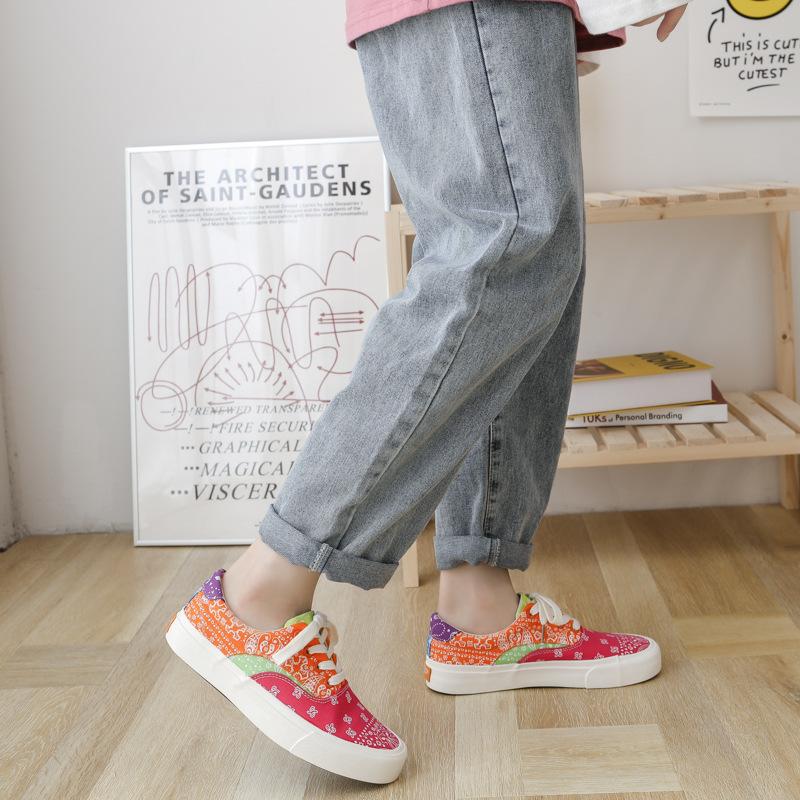 

Новая пара повседневная обувь в корейском стиле модная кешью орех цветок кобрендинговая доска обувь цветная строчка