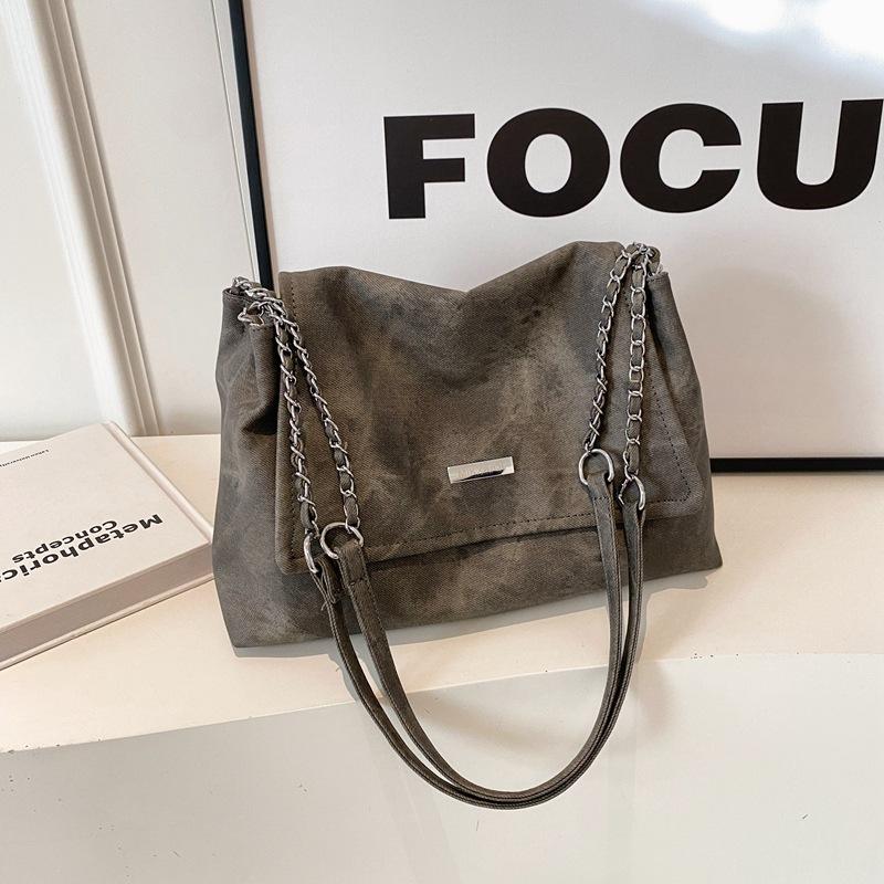 Retro fashion casual commuter chain underarm bag women's new simple large-capacity shoulder bag messenger bag