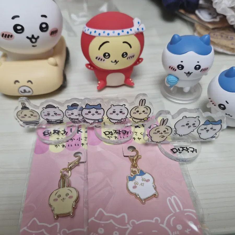 

Batch) Chiikawa Figures Acrylic Stand