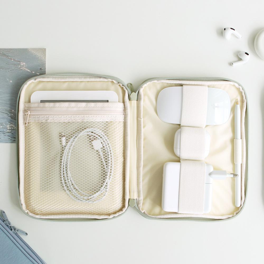 Iconic Opening E-Book Reader Cable Pouch 4 Colors
