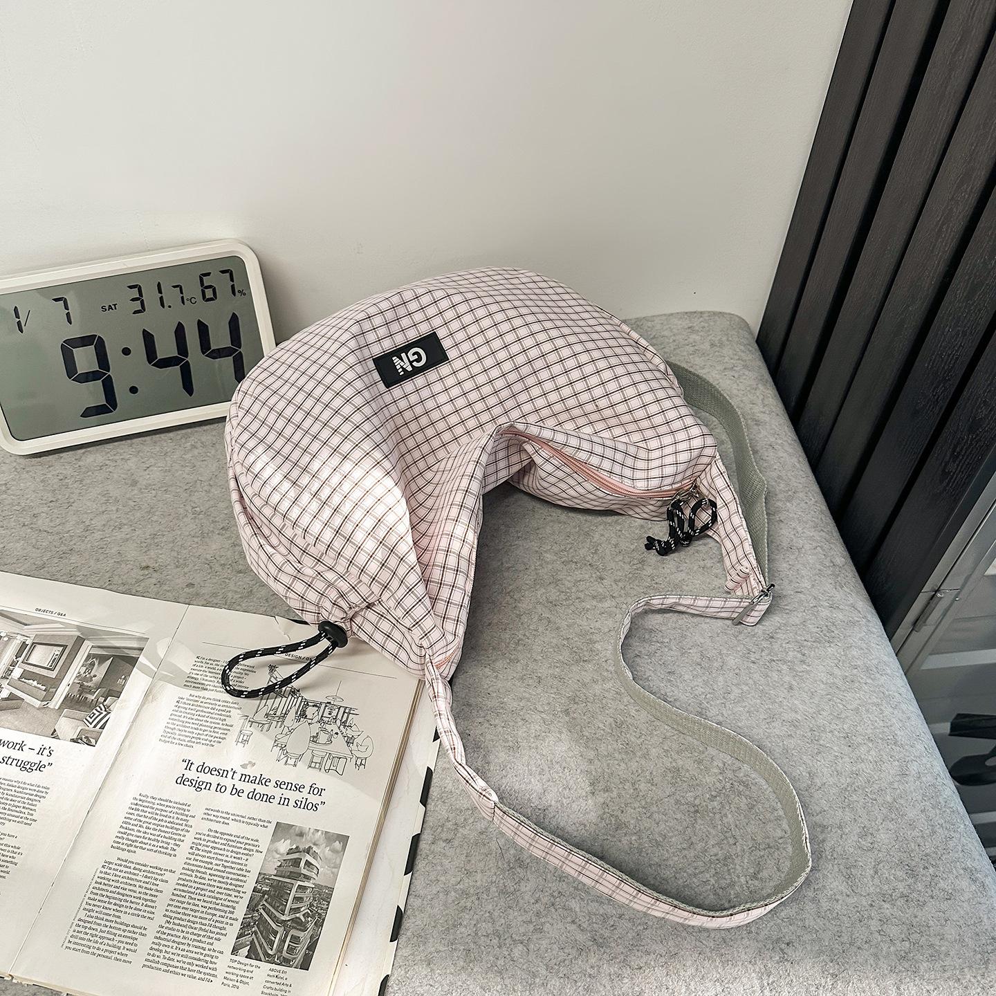 Plaid Nylon Dumpling Bag Fashion Sports Bag Casual Versatile Trendy Brand Men S And Women S Shoulder Messenger Bag розовый