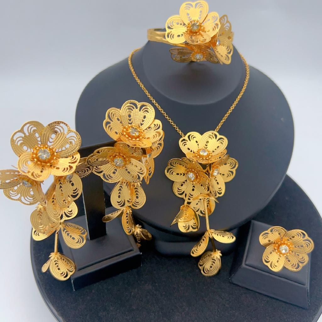 New Hollow Flower Butterfly Earrings Necklace Bracelet Ring Gold Ladies Temperament Luxury Jewelry Set