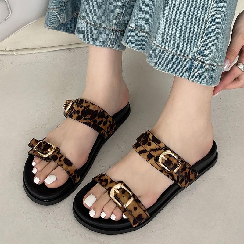 Mode Übergröße Schuhe Leopardenmuster Damen Hausschuhe Pantoletten Schuhe Weiblich Strandmode Metallschnalle Damen Flache Hausschuhe Sandalen Schuhe