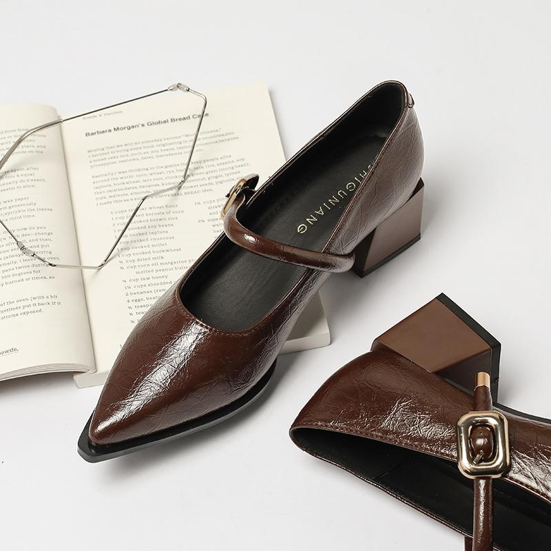 

83656-1 Новые весенне-летние популярные темпераментные 2025 одинарные туфли туфли с мелким вырезом туфли с острым носком кожаные туфли ретро женская обувь 40