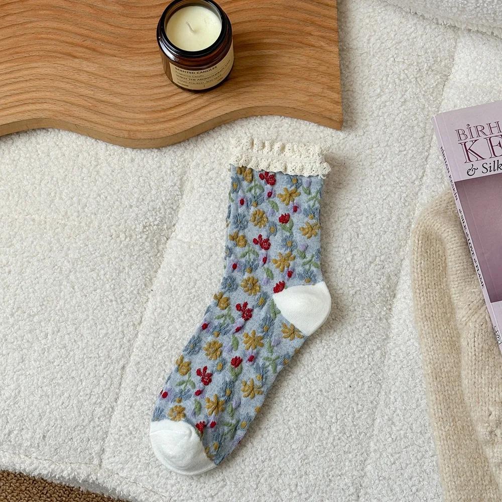 1 Pair Korean Style Women Socks Autumn Winter Long Cute Sweet Floral Fashion Socks Lady Contrast Lace Street Casual Sokken Femme