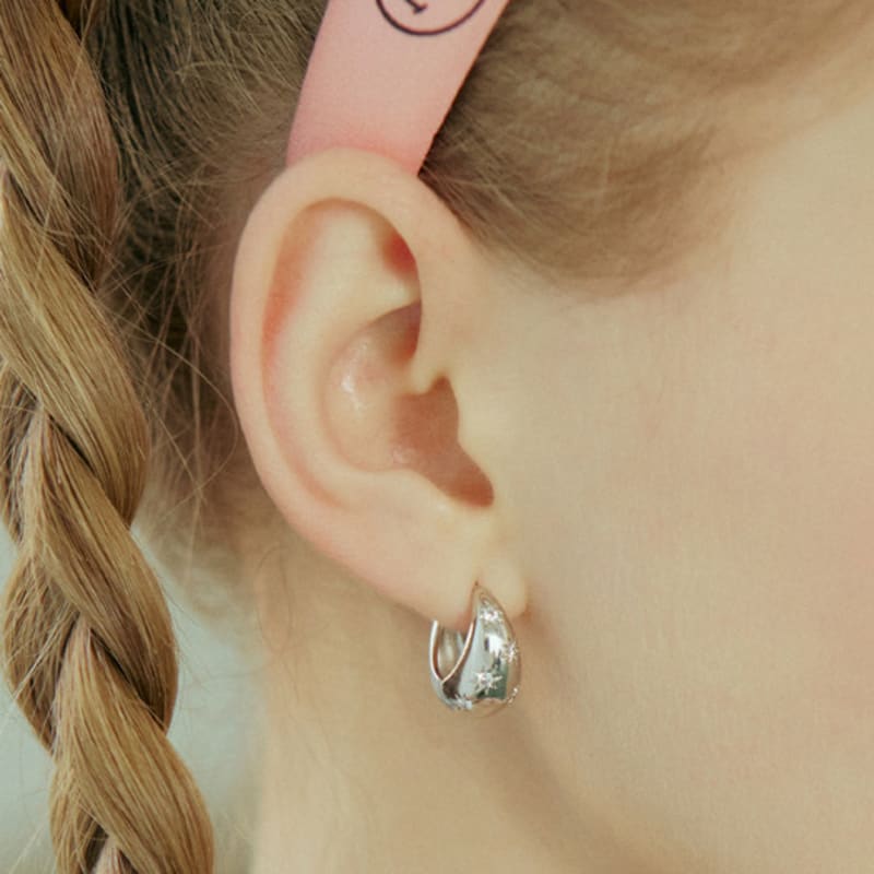 VVV Cubic Star Bold One-Touch Earrings