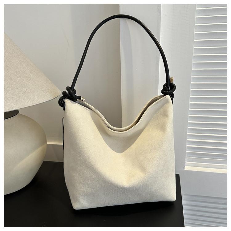 Urban Minimalist Large Tote Bag With Magnetic Closure For Daily Use