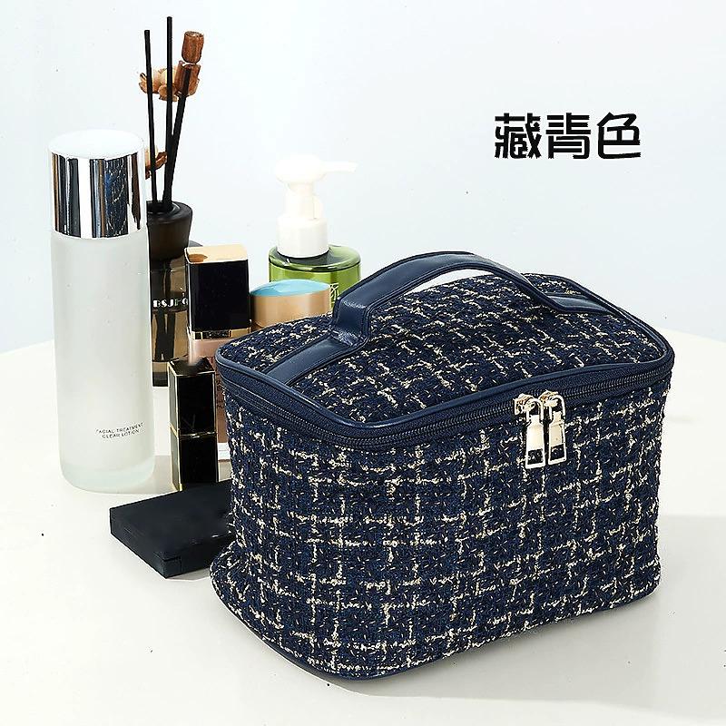 

Makeup Bag Handheld Large Capacity Storage Bag Portable Cosmetics One Size
