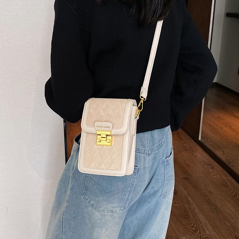 Summer small fresh bag women 2025 new trendy shoulder bag popular fashion messenger mobile phone bag small square bag