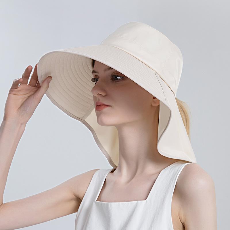 

Spring and summer outdoor women with ponytails, large brims, shawls, sunscreen hats