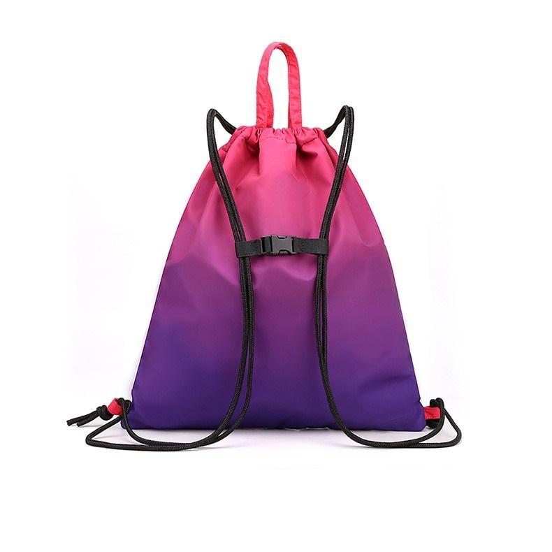 Rucsacul cu șnur de capacitate mare cu culoare în gradient și buzunar exterior cu fermoar este potrivit pentru sport, călătorii și activități în aer liber.