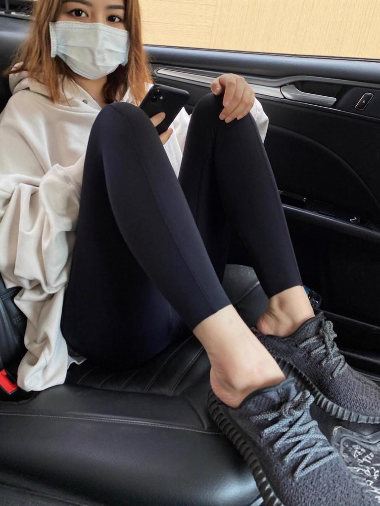 2025 Korean Style Shark Yoga Leggings - Versatile, Slimming Nine-Point Pants For Women