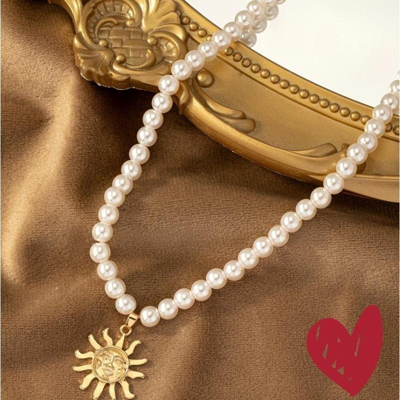 Fashion beaded vacation retro style imitation pearl zinc alloy sun coin pendant collarbone necklace белый
