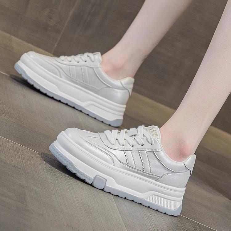 Platform white shoes women's 2025 spring new casual sports shoes retro versatile small height increase popular board shoes