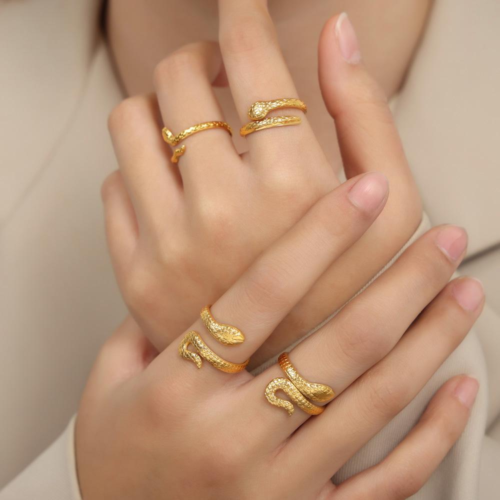 New Style Fashion Niche Design Titanium Steel Gold-plated Animal Snake-shaped Winding Ring Jewelry Women