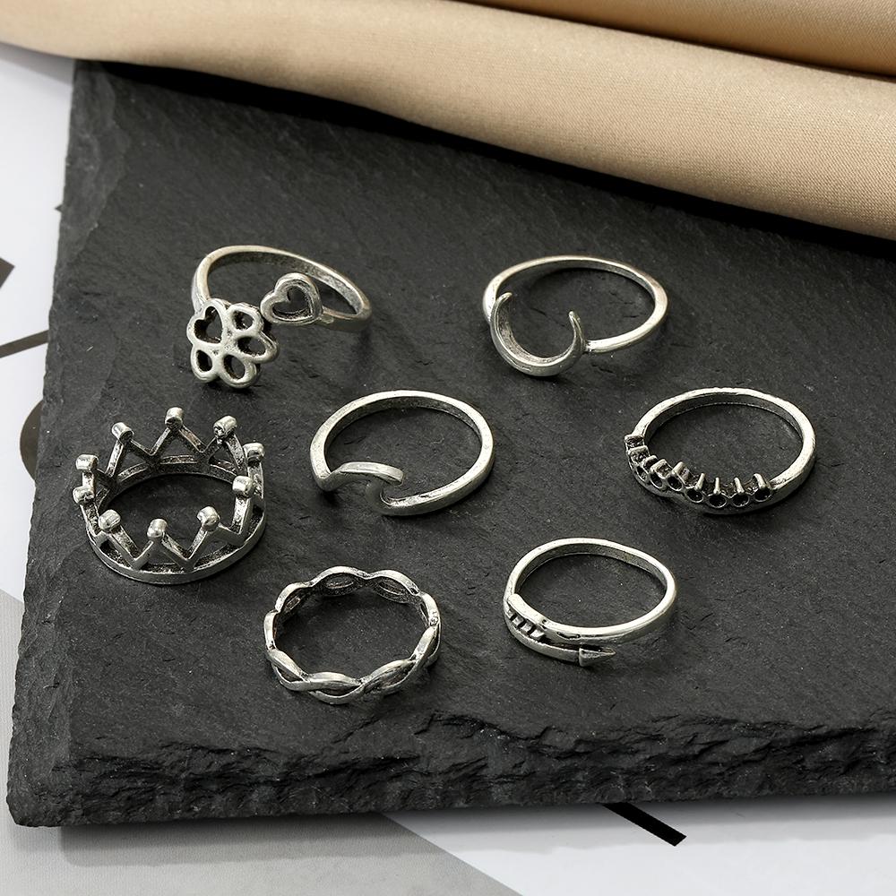 Cat Scratch Carved Crown Hollowed Out Nightclub Hip Hop Jewelry Elegant Charm 7-piece Ring Set
