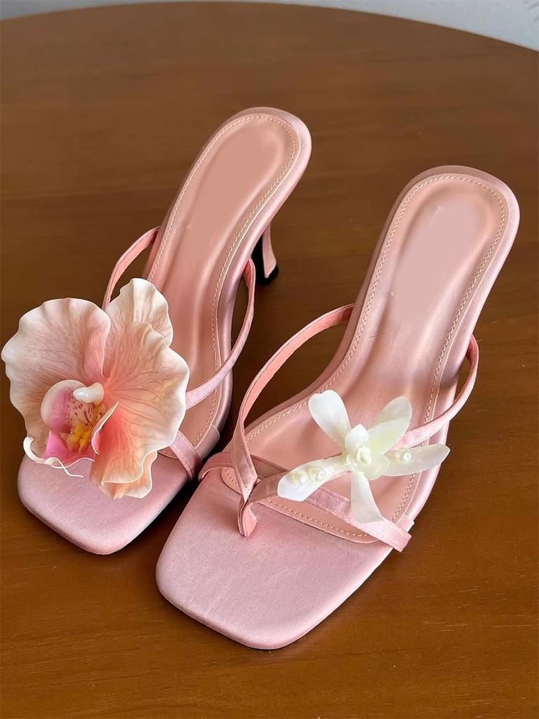 Internet Celebrity Travel Beach Shoes Europe and the United States 2025 New Flower Decoration Open-toed High-heeled Cool Slippers Women's Summer Fash