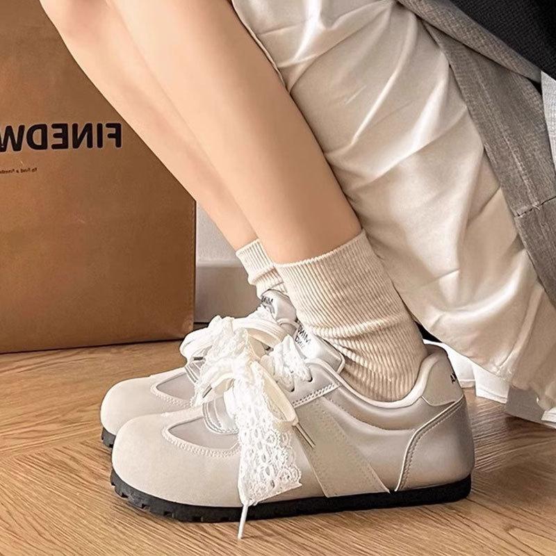 2025 new silver ballet training shoes women's retro niche thin-soled flat-bottomed spring and autumn sports and leisure versatile board shoes