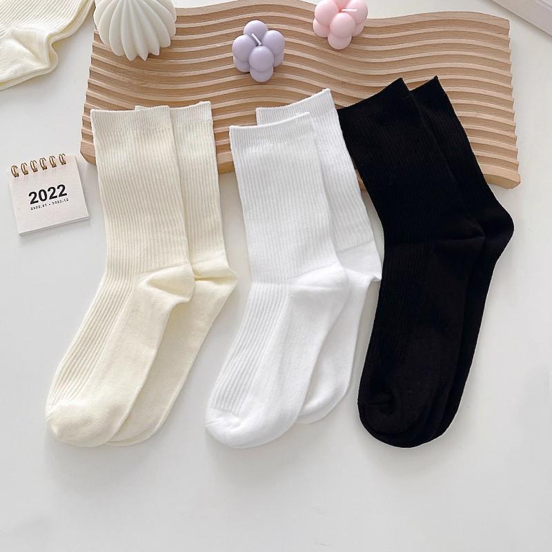 Damen Milchweiß Grobstrick Mittellange Socken mit Vertikalen Streifen, Schlankmachende Doppelnaht, Japanischer JK-Stil.