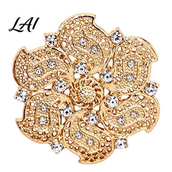 Retro Floral Clothing Accessories Rhinstone Flower Brooch for Women Golden Plated Alloy Oxidation Resistant Pins Lapel Pin Jewelry Wedding