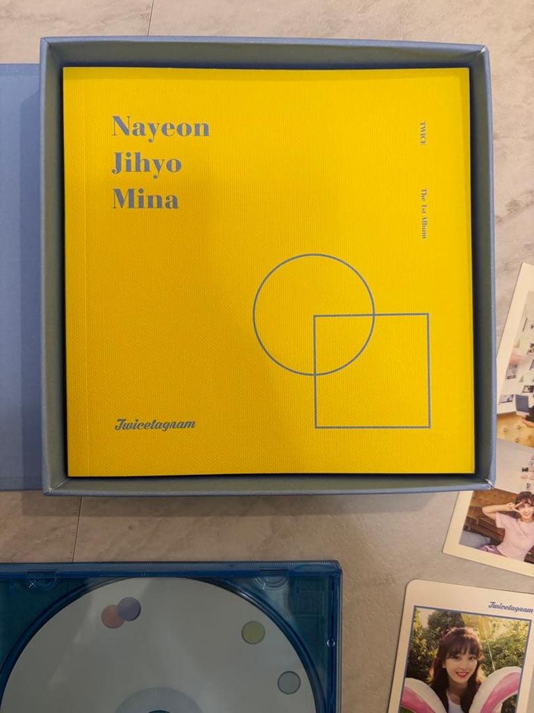 [USED] TWICE 1st Album Twicetagram