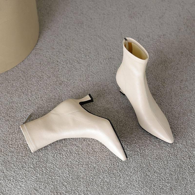 

Autumn and winter women s leather Martin boots solid color pointed versatile medium heel large size leather boots thin heel new medium boots women 40