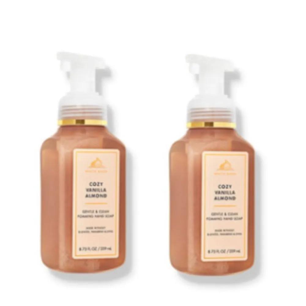 

BATH & BODY WORKS Foaming Hand Soap Cozy Vanilla Almond x2