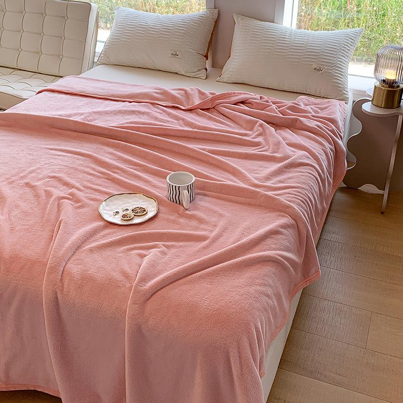 Plush Coral Fleece Blanket 300g - Soft, Thick, Machine Washable Throw for Dorm or Sofa
