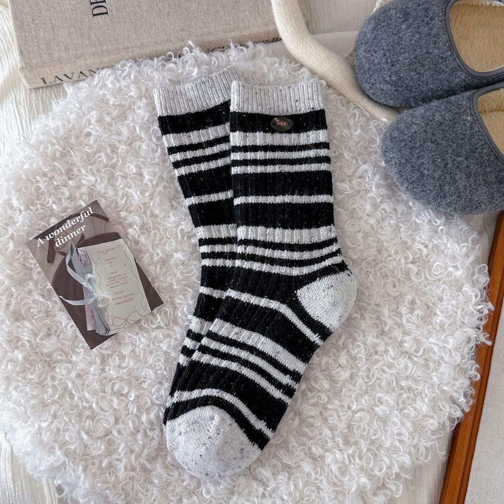 Women's Autumn and Winter Warm Trend Idea Yarn Matching Color Stripe Button Wool Mid Tube Socks