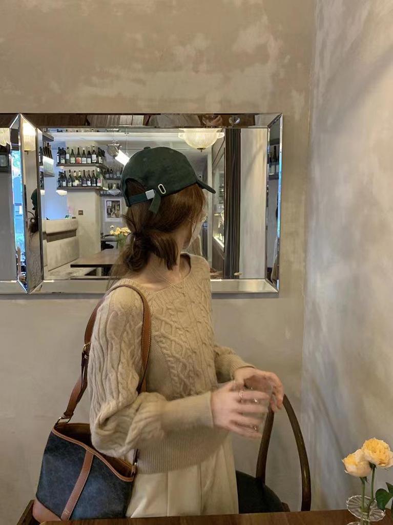 Women's Retro Square Collar Thick Knit Sweater - Autumn/Winter Korean Style, Waist-Slimming, Loose Fit with Twist Pattern