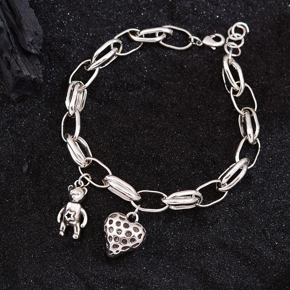 Fashionable Retro Bear Diamond Bracelet - Women's Unique High-End Charm