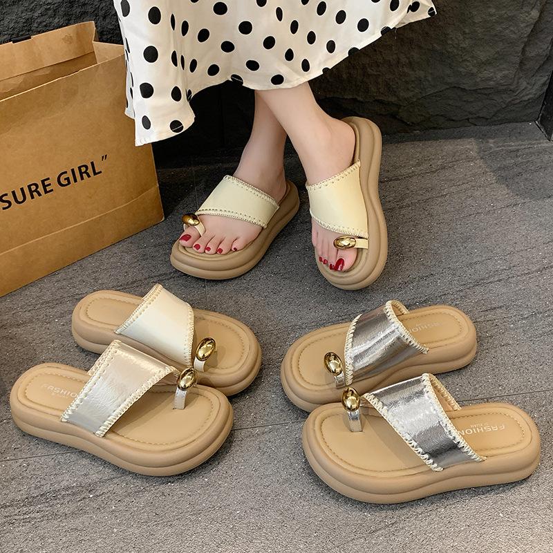 thick-bottomed pearl slippers women's summer wear 2025 new versatile cover-toed beach lazy drag fairy wind cool slippers