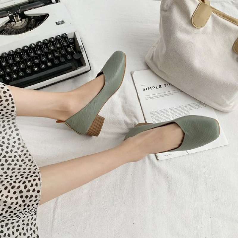 Soft-soled Single Shoes 2025 Spring and Summer New Versatile Flat-soled Large-size Grandma Shoes Thick Heel Medium Heel Evening Fairy Doudou Shoes