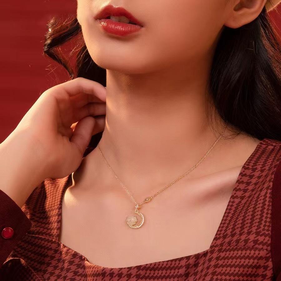 Jade Dragon Moon Necklace for Girls Fresh Daily Versatile Summer