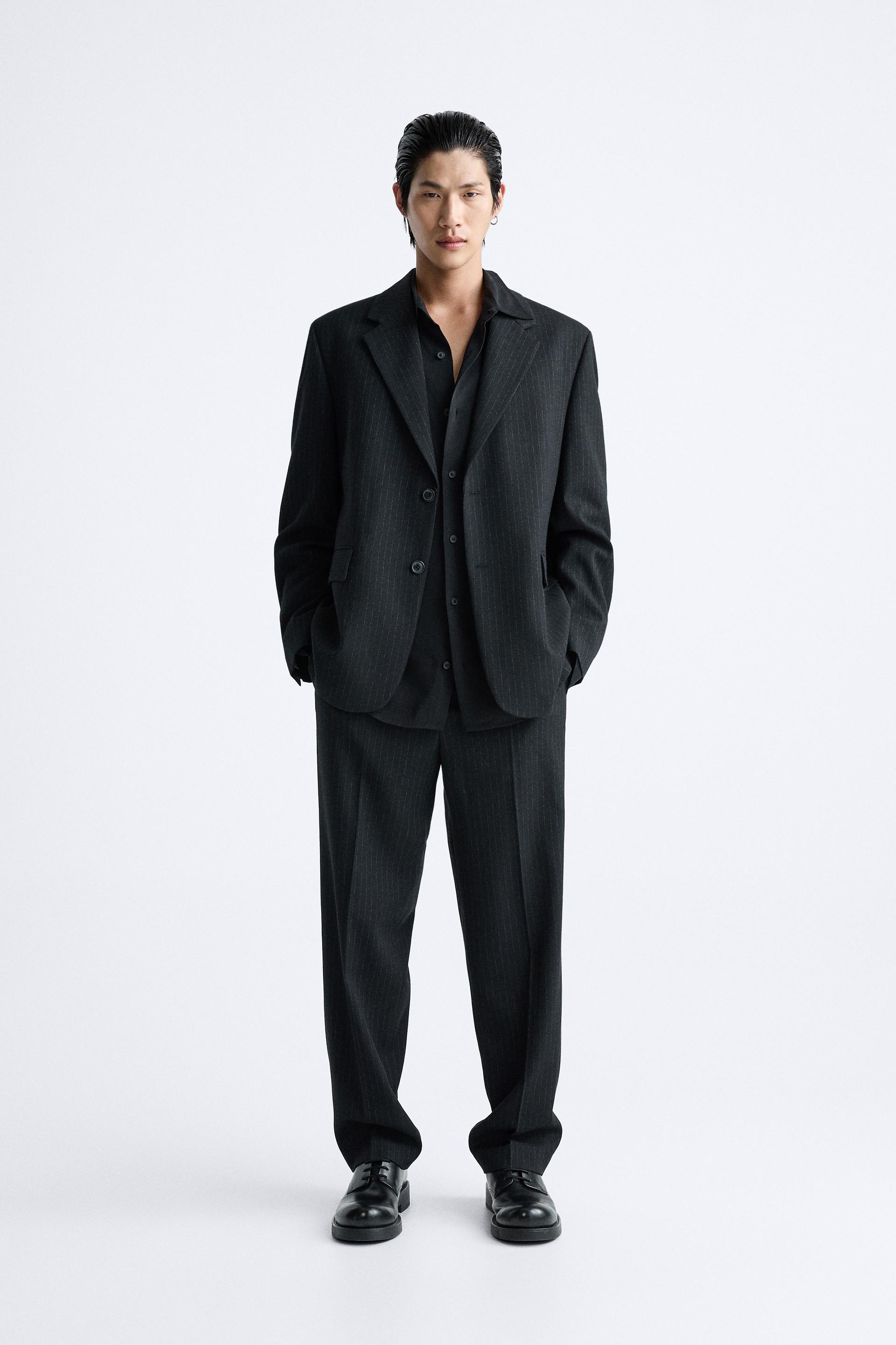 

КОСТЮМНЫЙ ПИДЖАК В ПОЛОСКУ