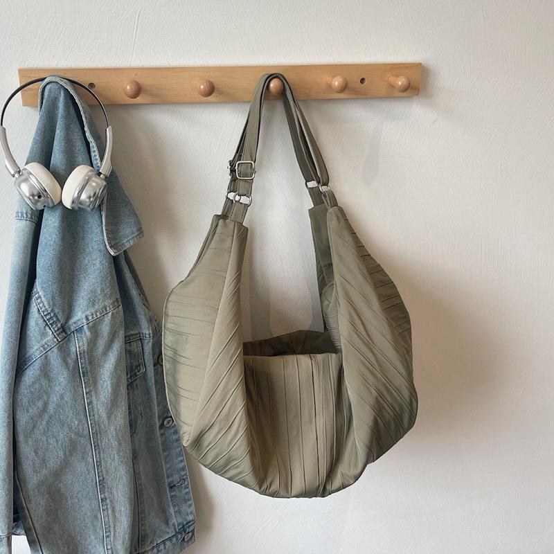 Canvas Bag Women's Large Capacity 2025 New Summer Versatile Simple Shoulder Shopping Bag College Student Class Tote Bag