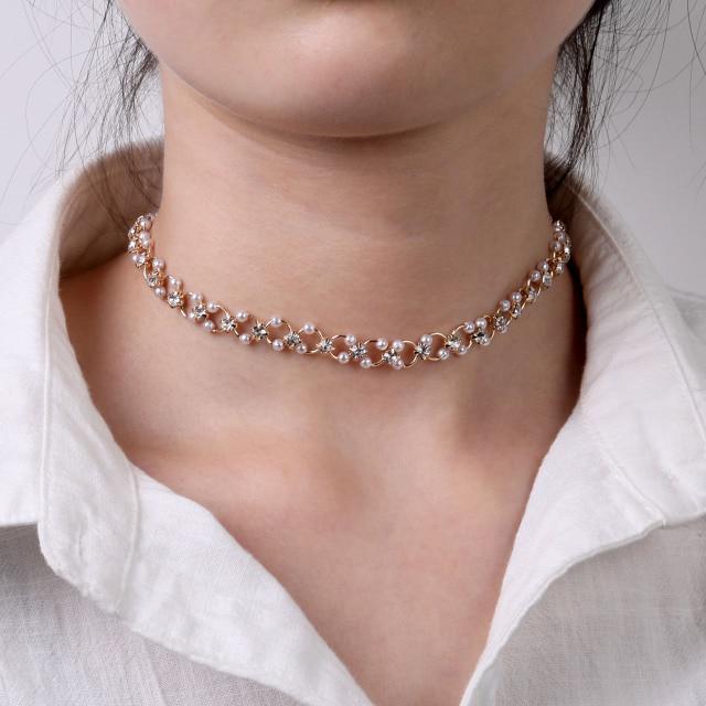Jemné perlové květinové mašličkové choker náhrdelníky Dlouhý řetízek s přívěskem perlového srdce ve zlatém tónu Náhrdelníky s přívěskem mince Pro stylové šperky Ženy Elegantní Květinové náhrdelníky