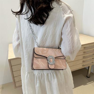 Persönlichkeitstrend Pendlertasche Persönlichkeitskette neue Sommer-Mode Umhängetasche Messenger Bag lässige kleine quadratische Tasche